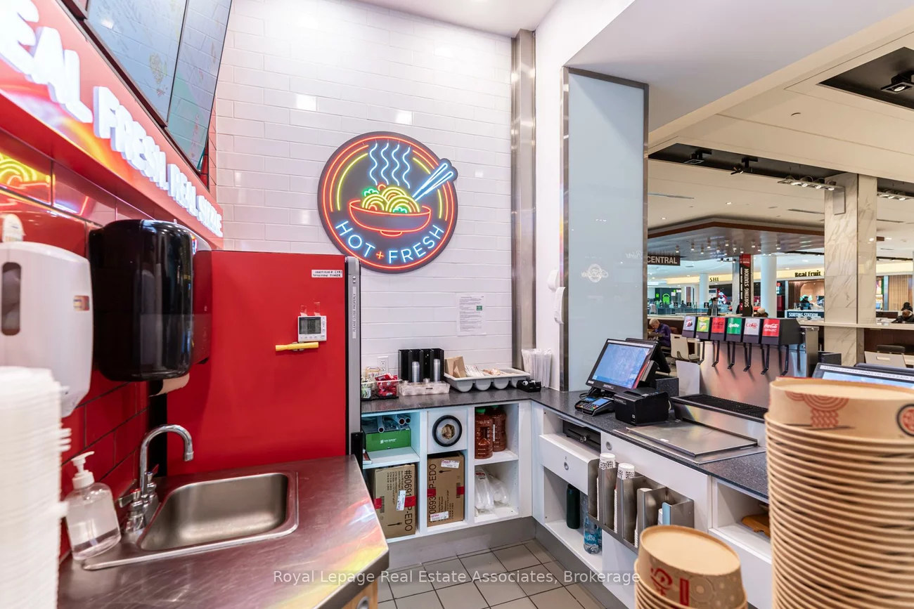 100, City Centre, City Centre, Mississauga