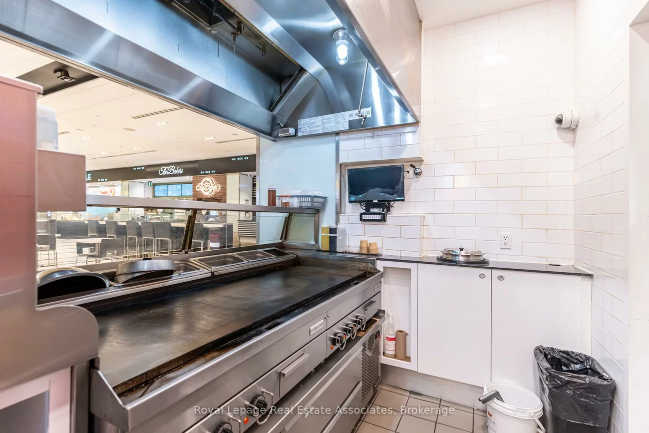 100, City Centre, City Centre, Mississauga