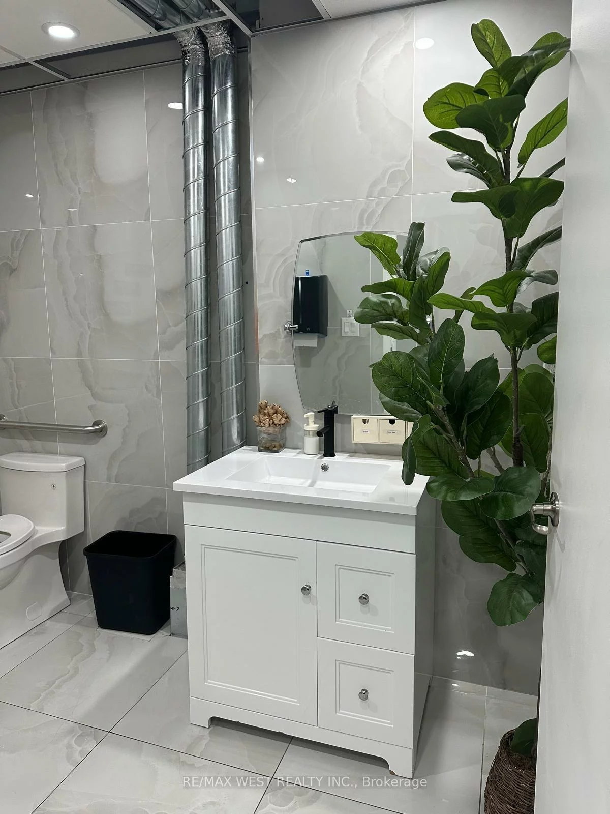2551, Hurontario, Cooksville, Mississauga