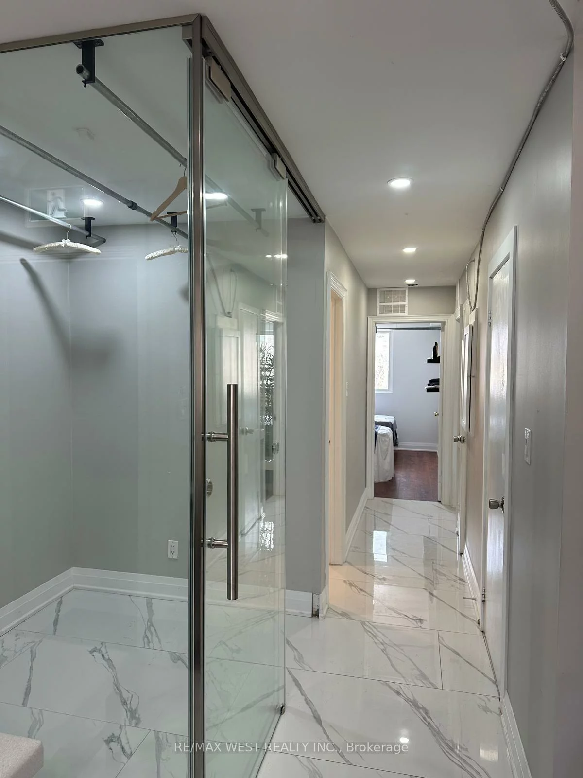 2551, Hurontario, Cooksville, Mississauga