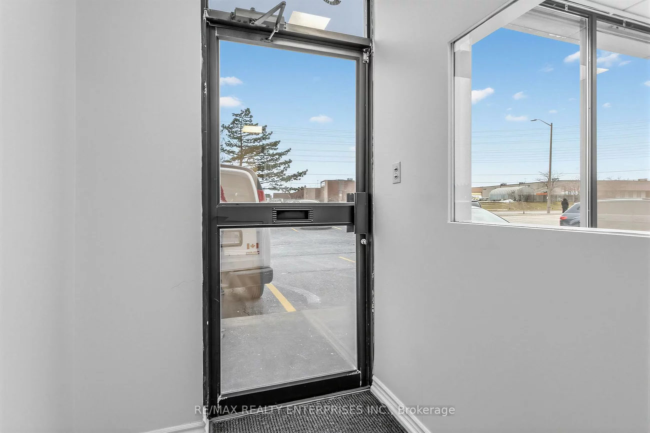 5135, Tomken, Northeast, Mississauga