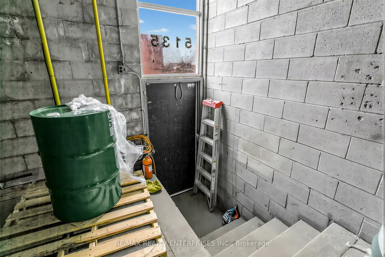 5135, Tomken, Northeast, Mississauga