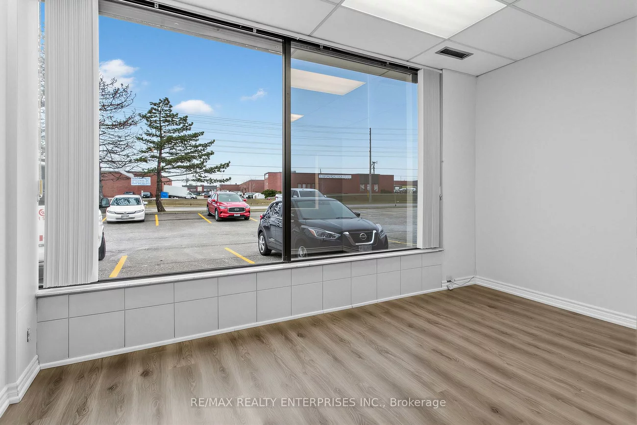 5135, Tomken, Northeast, Mississauga