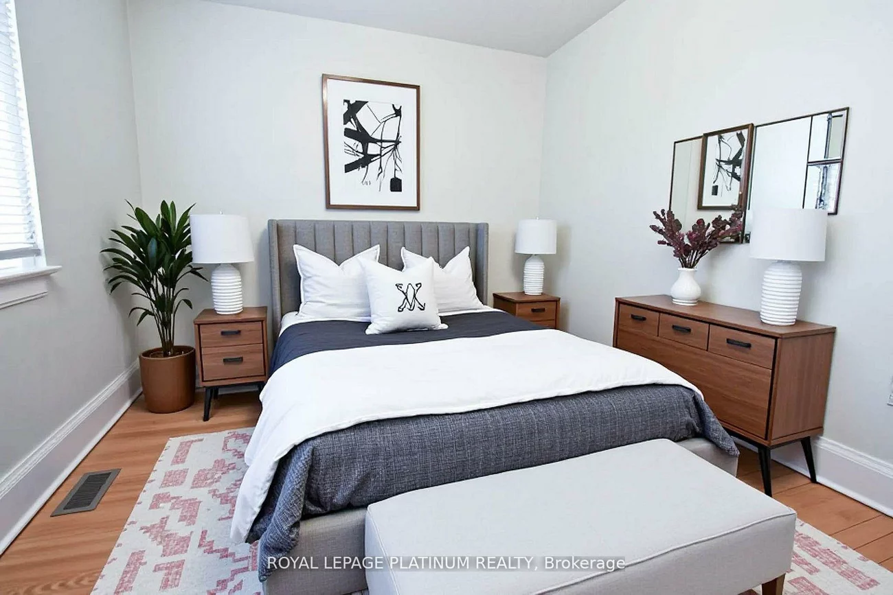 37, Dundas, Cooksville, Mississauga