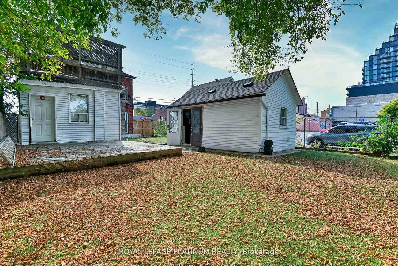 37, Dundas, Cooksville, Mississauga