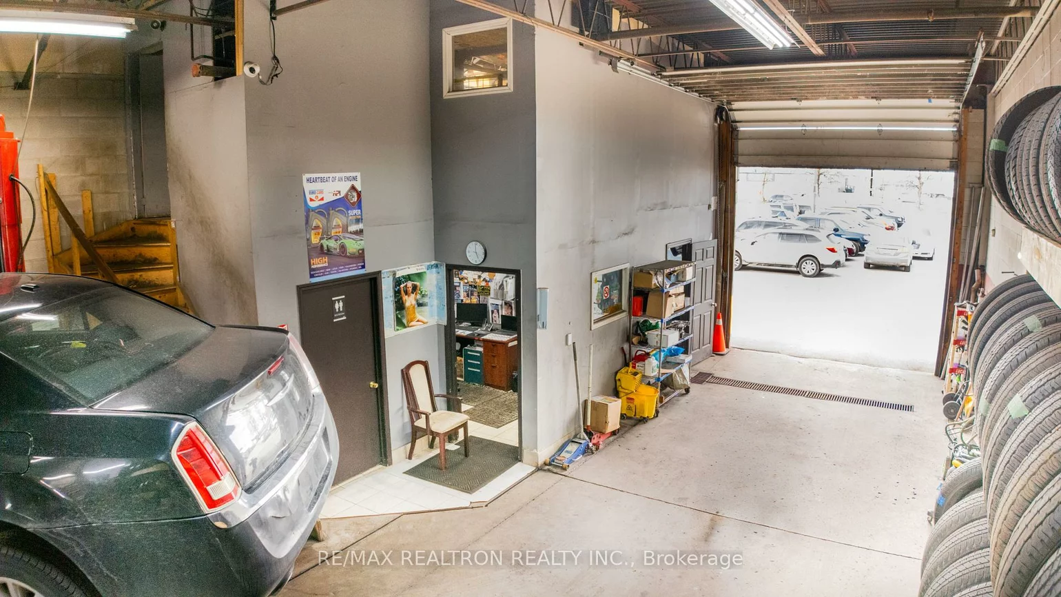 5900, Dixie, Northeast, Mississauga