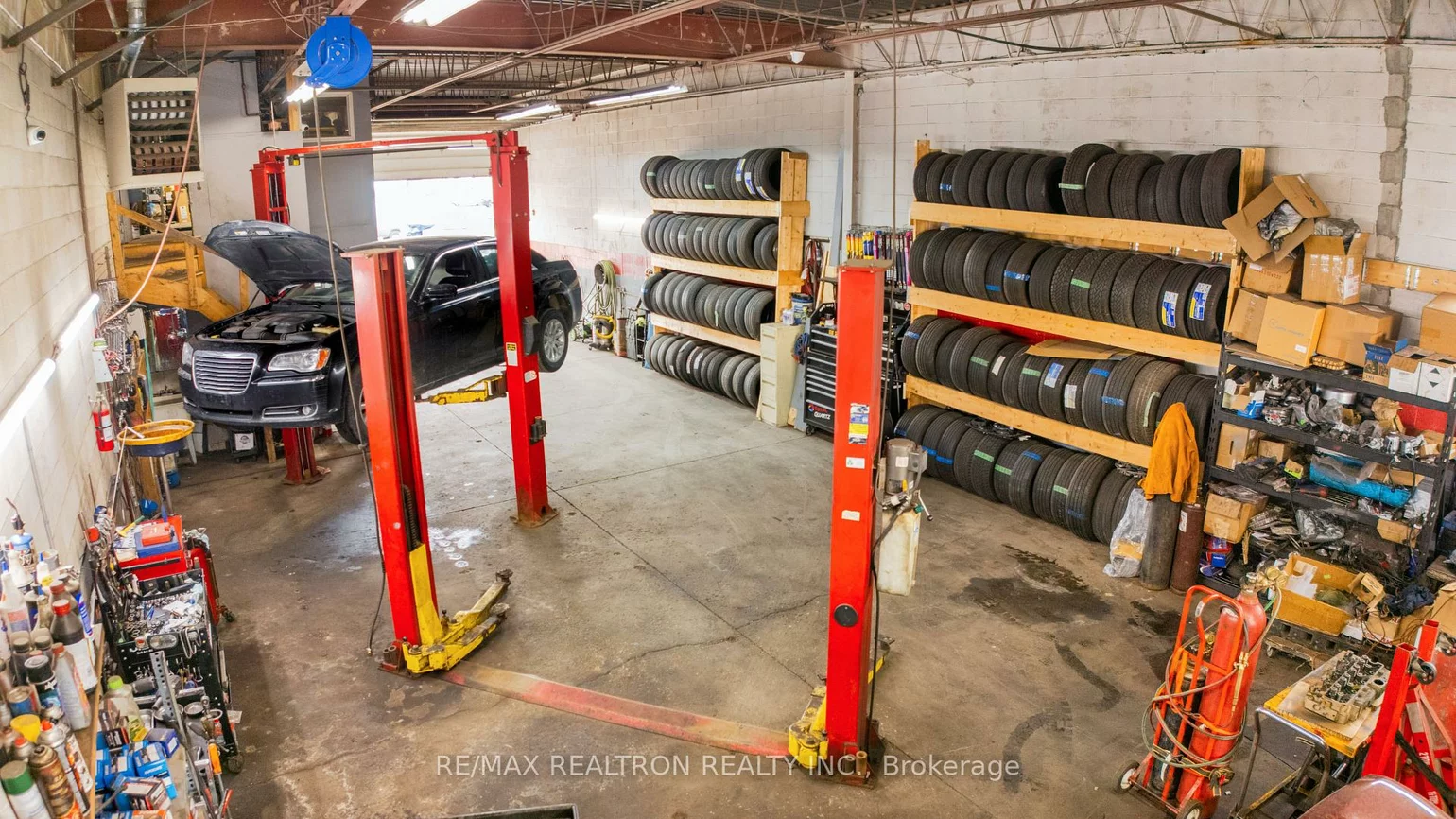 5900, Dixie, Northeast, Mississauga