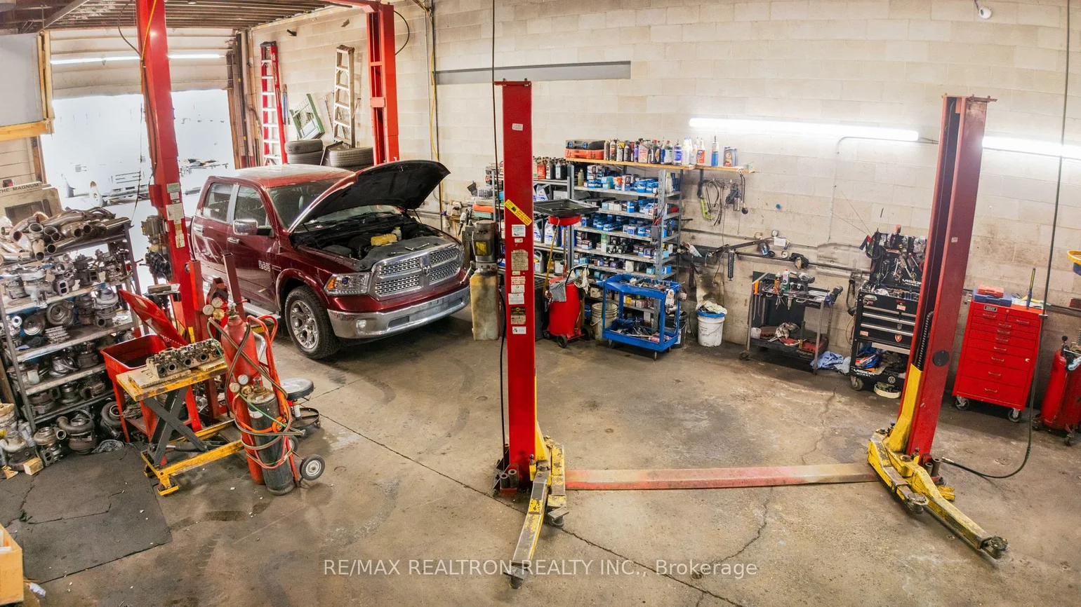 5900, Dixie, Northeast, Mississauga