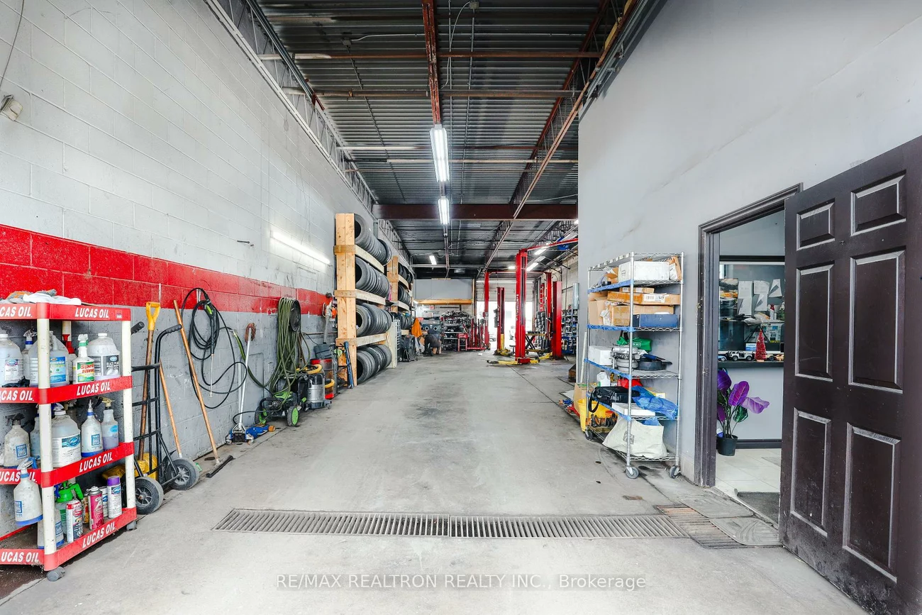 5900, Dixie, Northeast, Mississauga