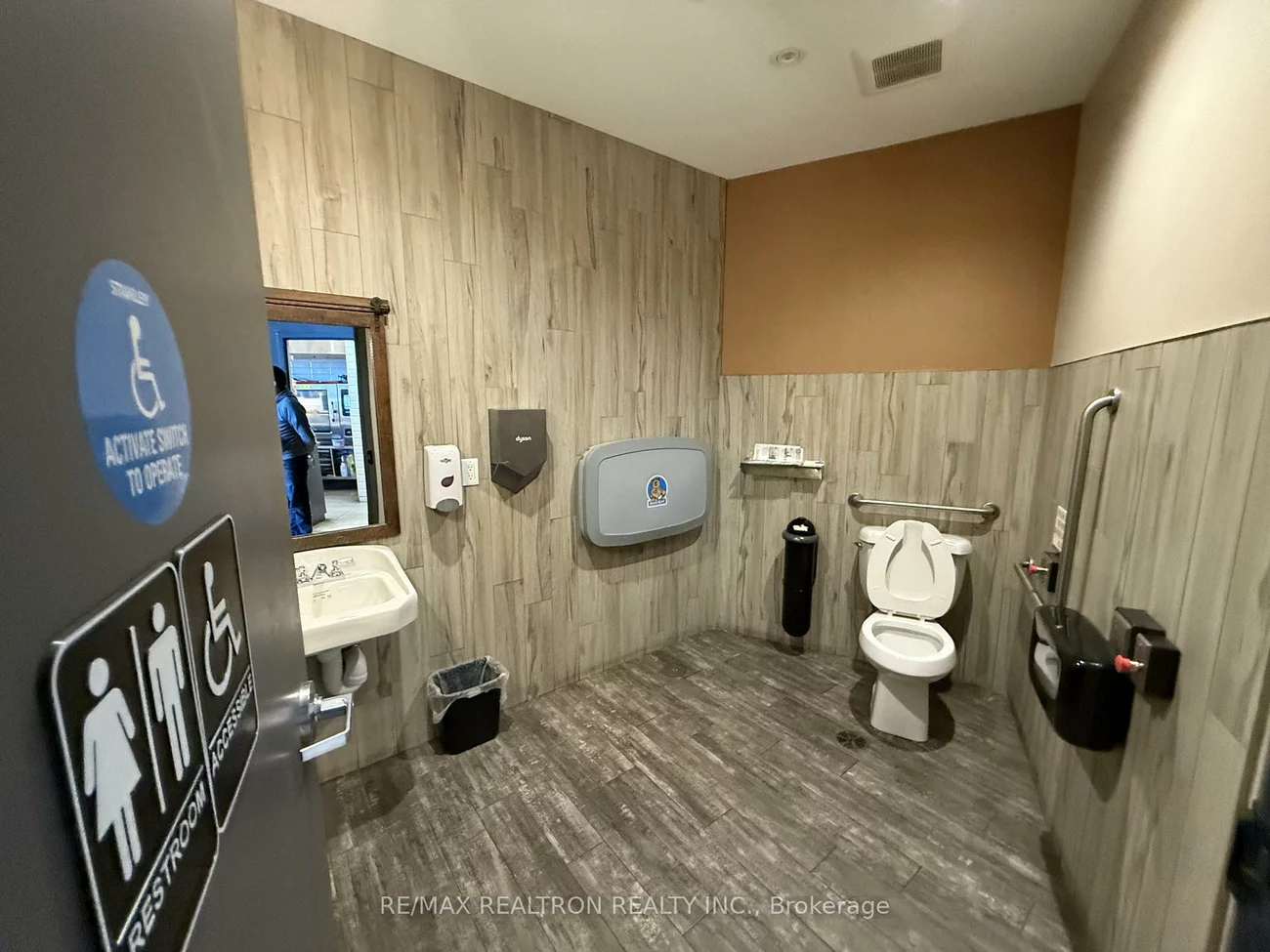 6055, Mavis, Gateway, Mississauga