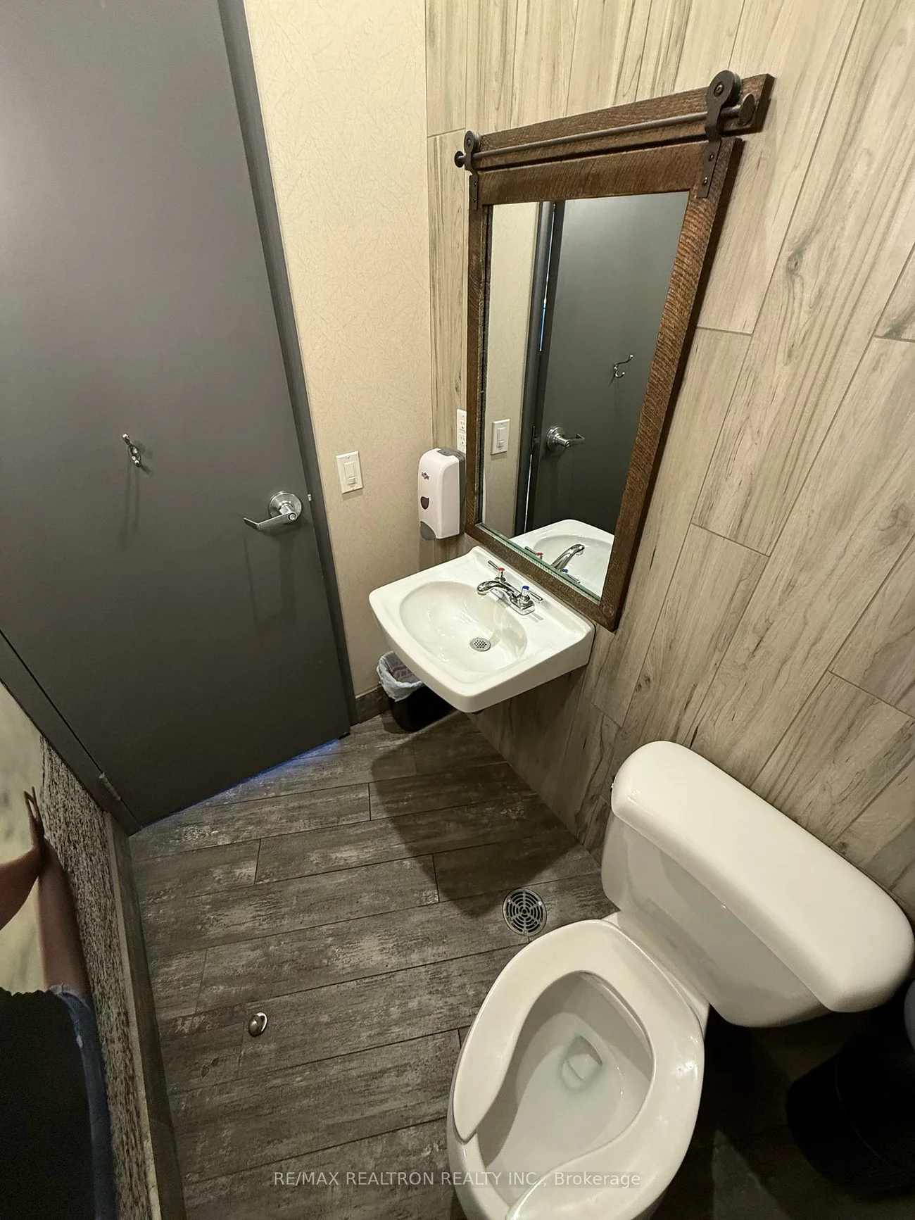 6055, Mavis, Gateway, Mississauga