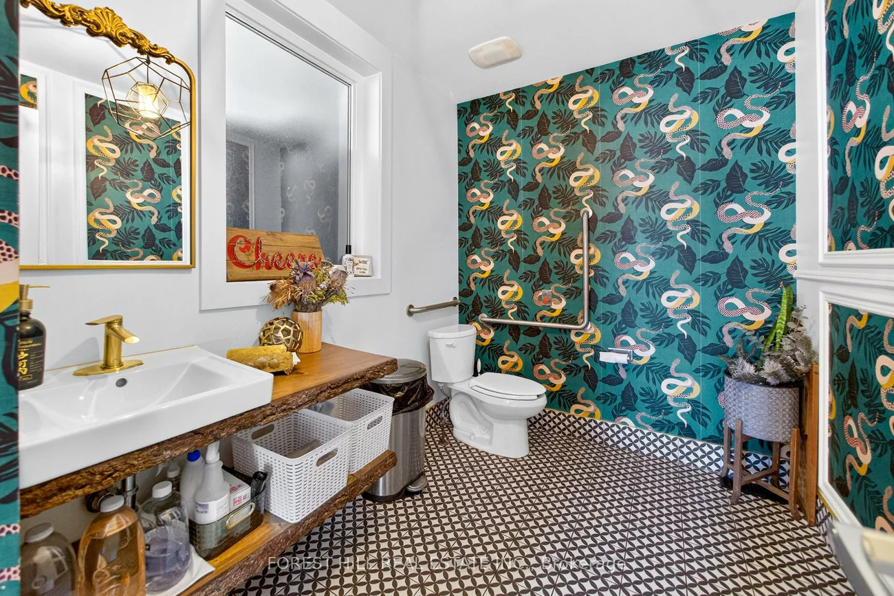 151, Queen, Streetsville, Mississauga