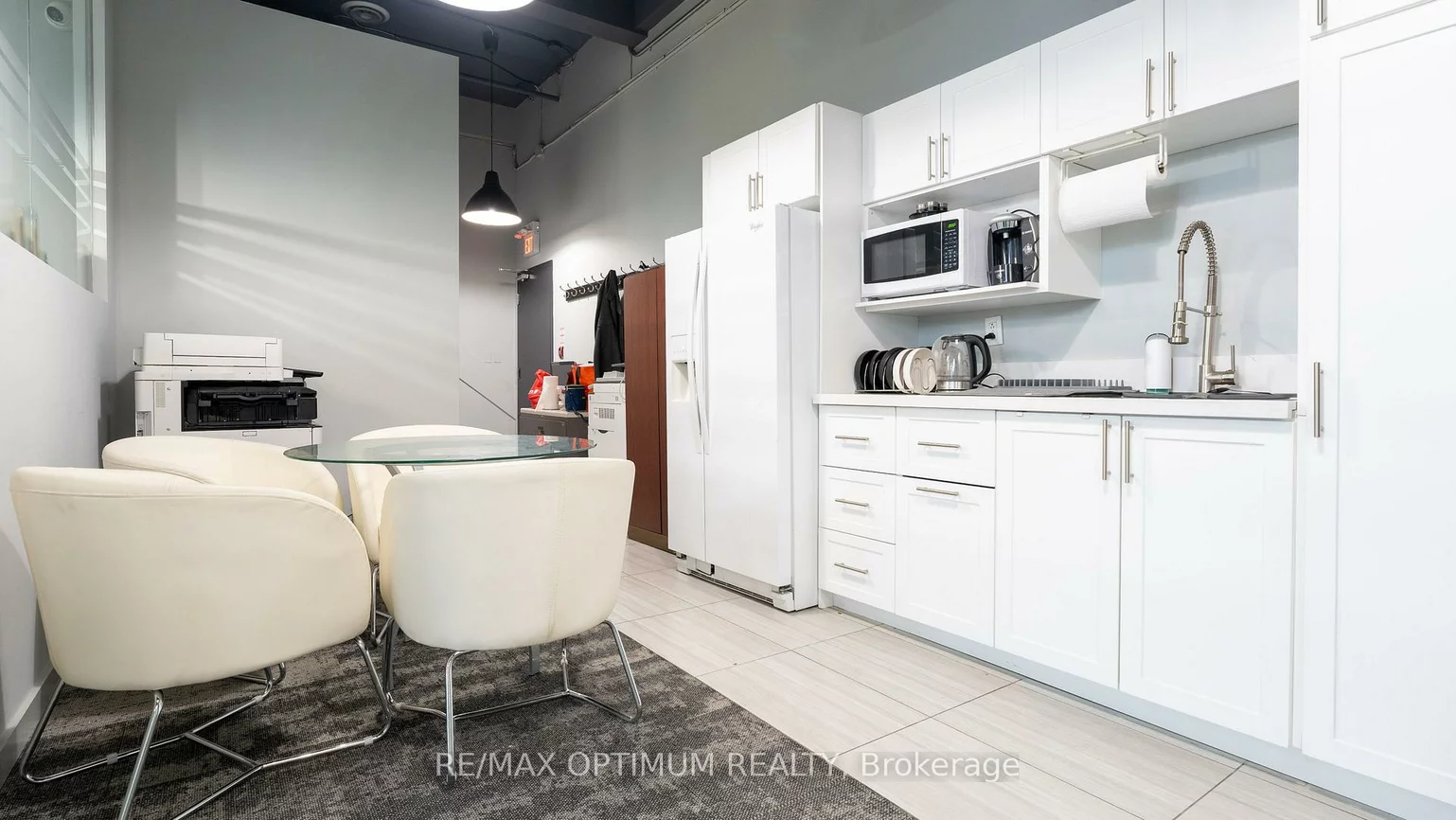 1055, Canadian, Northeast, Mississauga