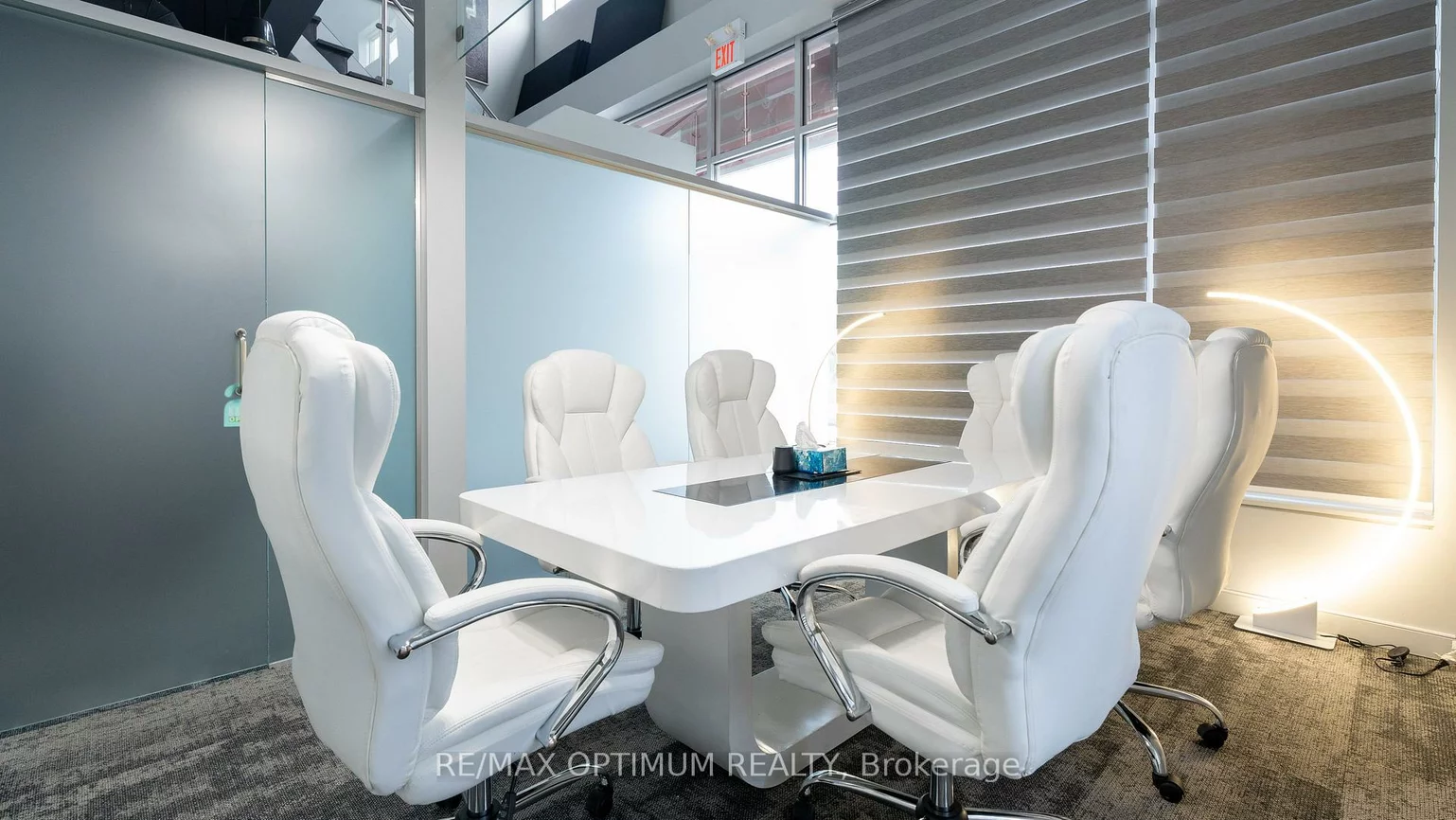 1055, Canadian, Northeast, Mississauga