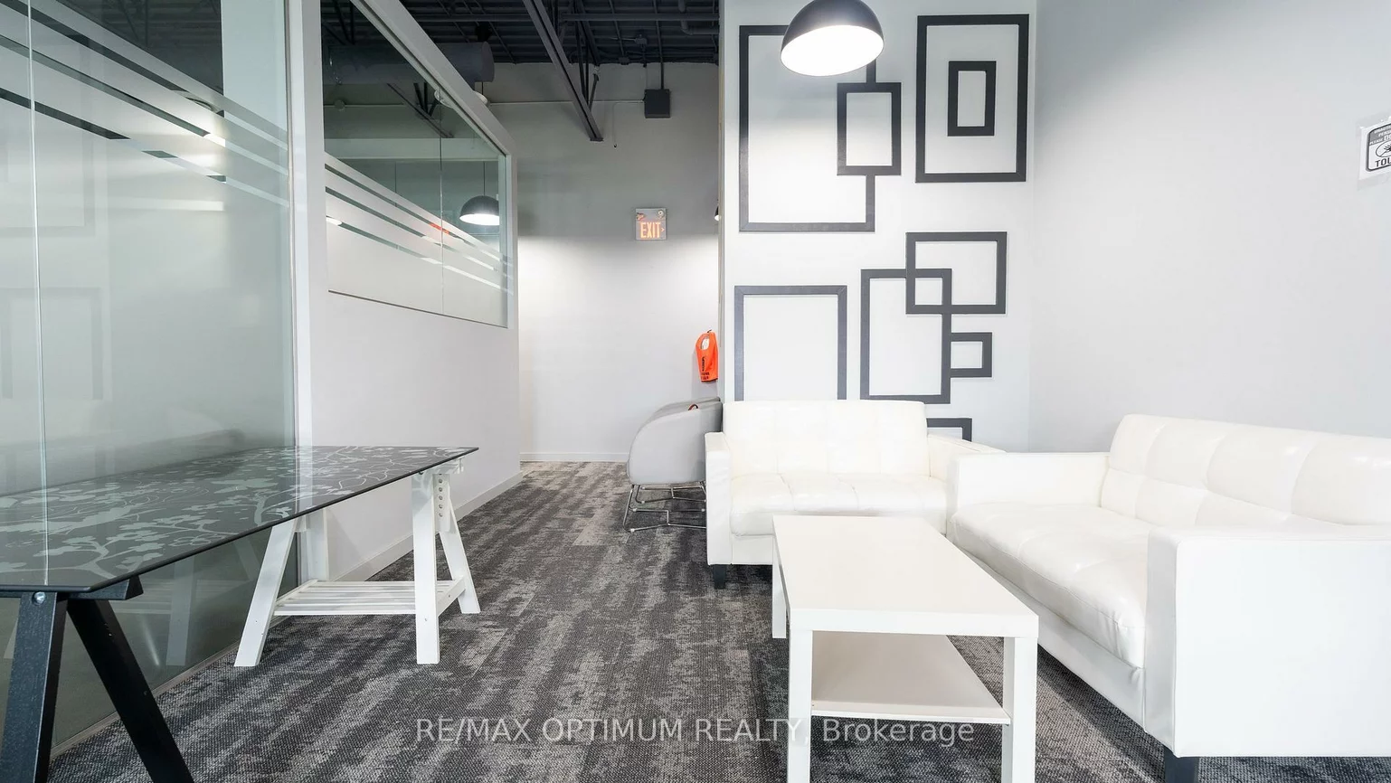 1055, Canadian, Northeast, Mississauga