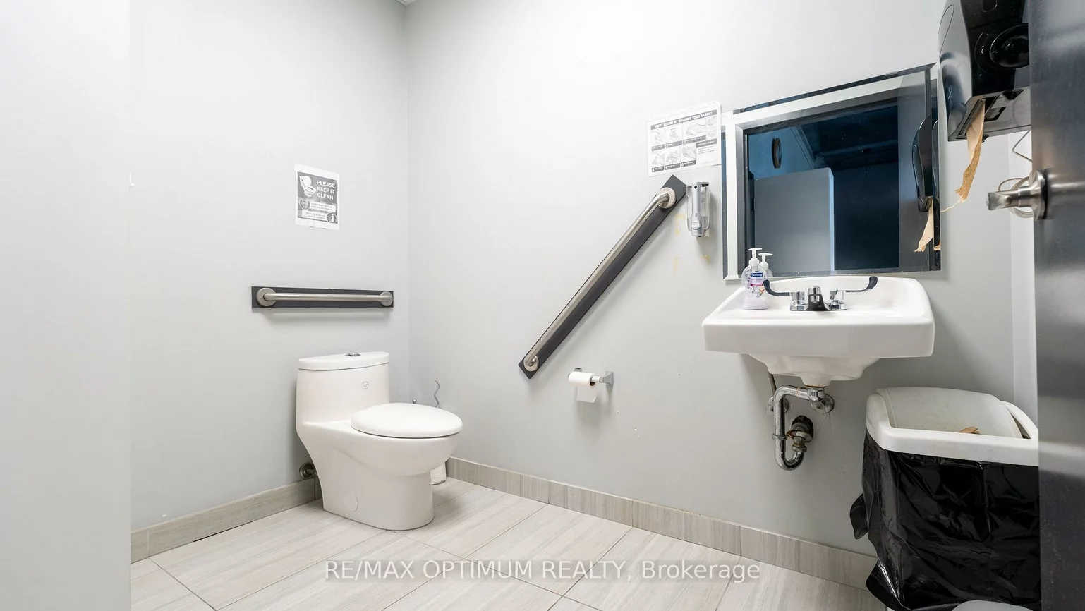 1055, Canadian, Northeast, Mississauga