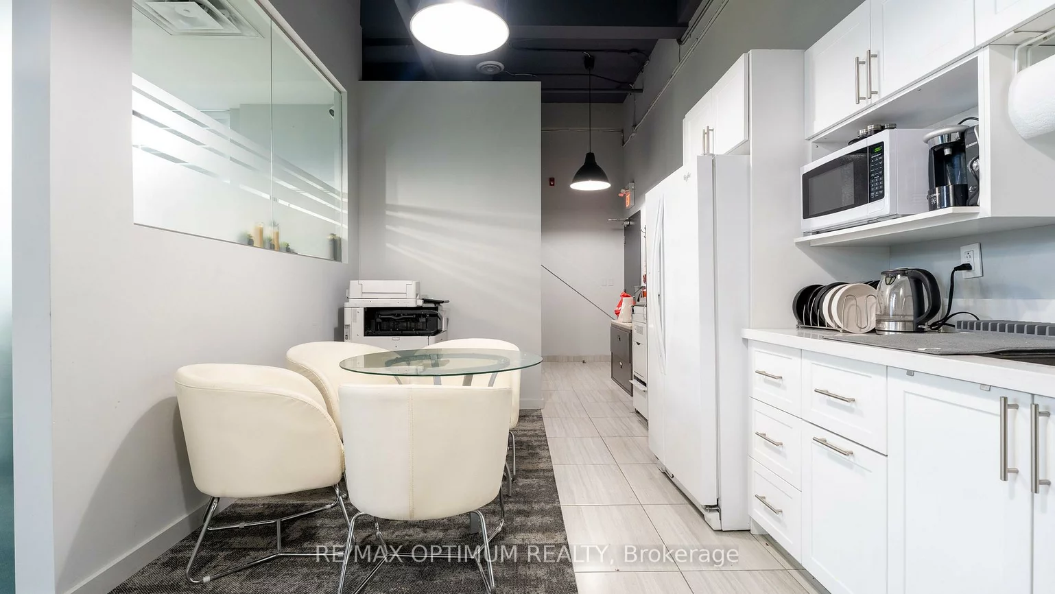 1055, Canadian, Northeast, Mississauga