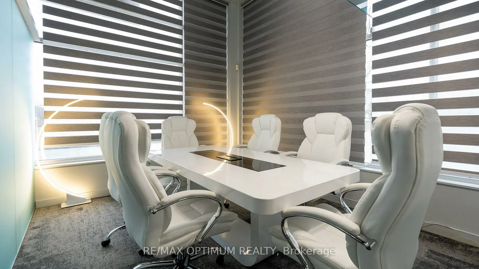 1055, Canadian, Northeast, Mississauga