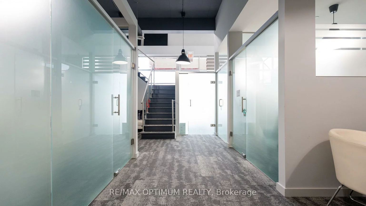 1055, Canadian, Northeast, Mississauga