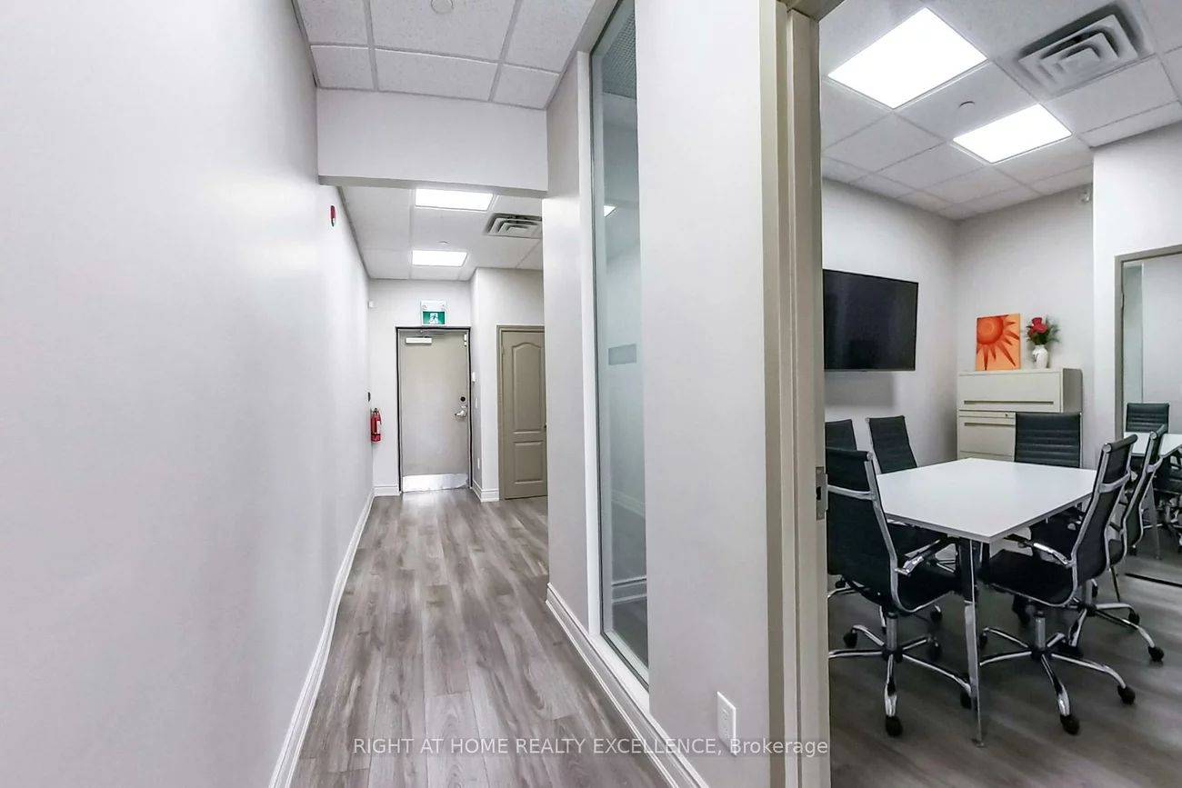 1065, Canadian, Northeast, Mississauga