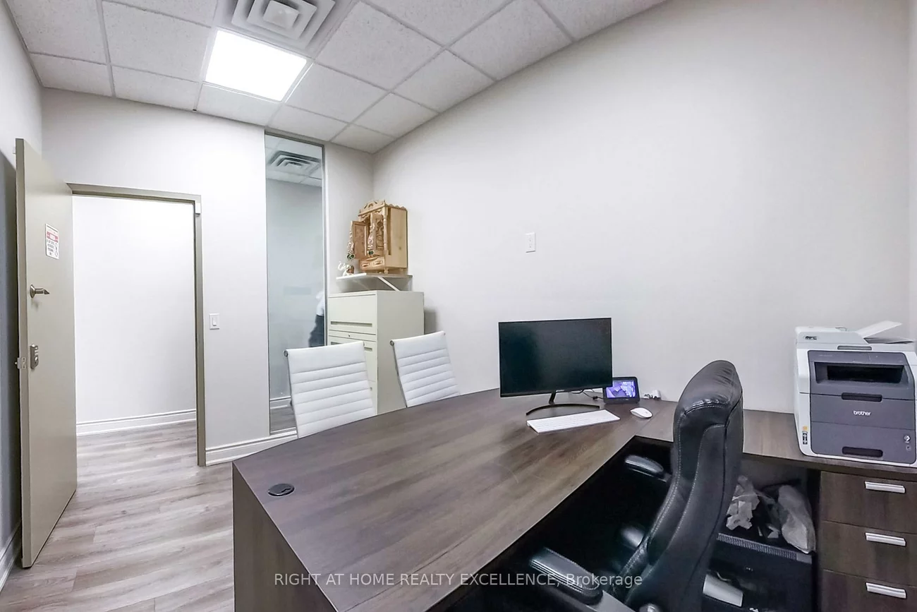 1065, Canadian, Northeast, Mississauga