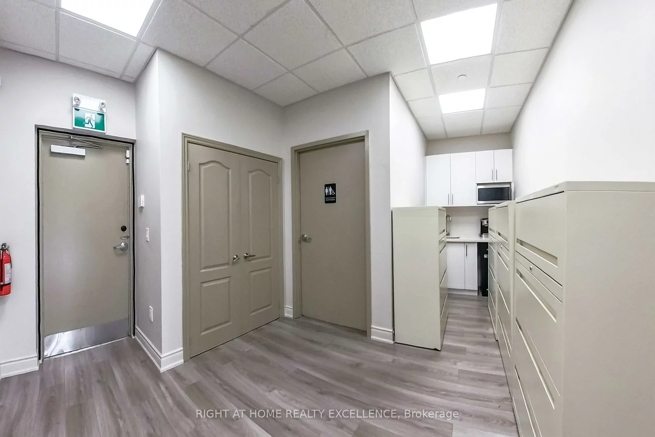 1065, Canadian, Northeast, Mississauga