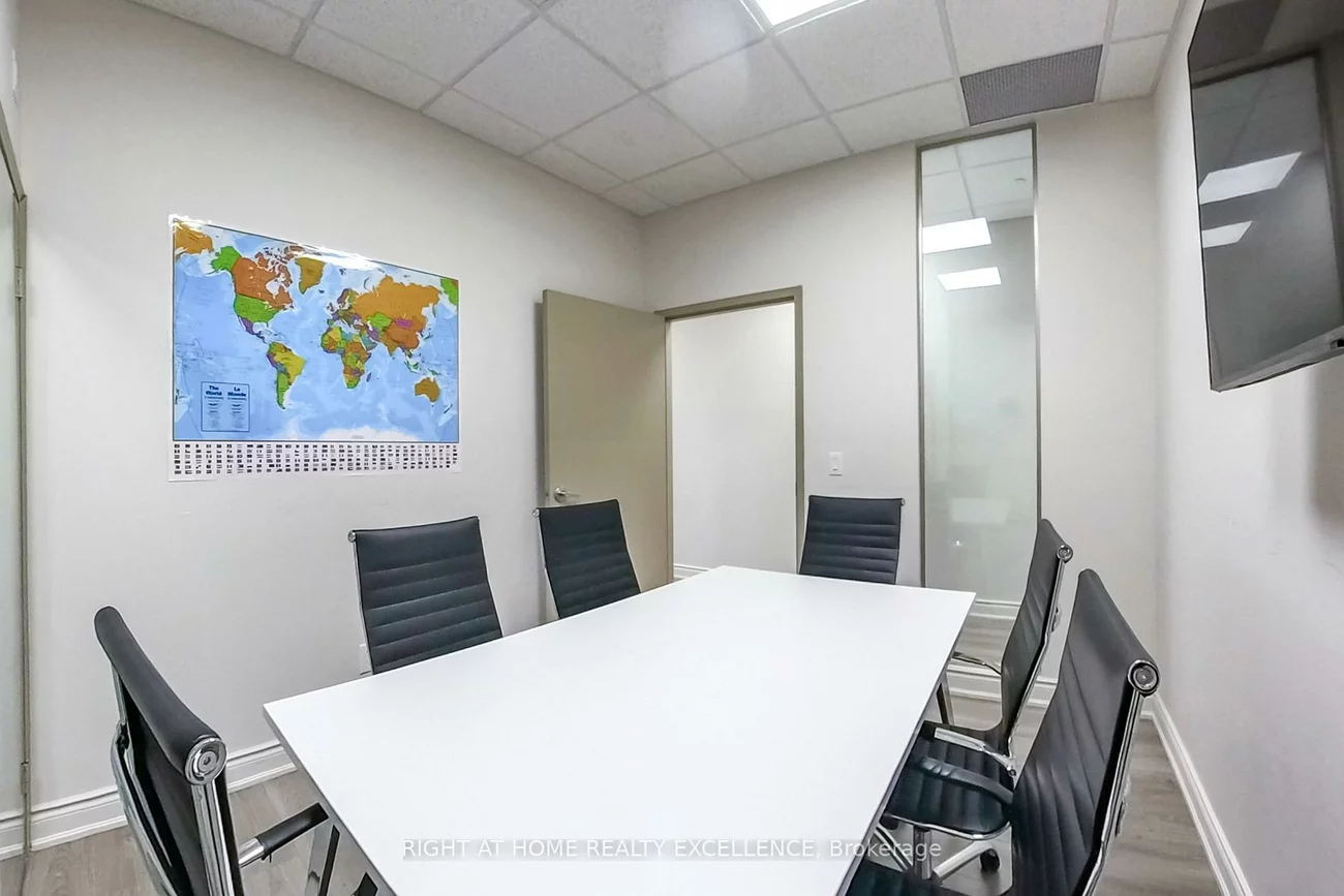 1065, Canadian, Northeast, Mississauga