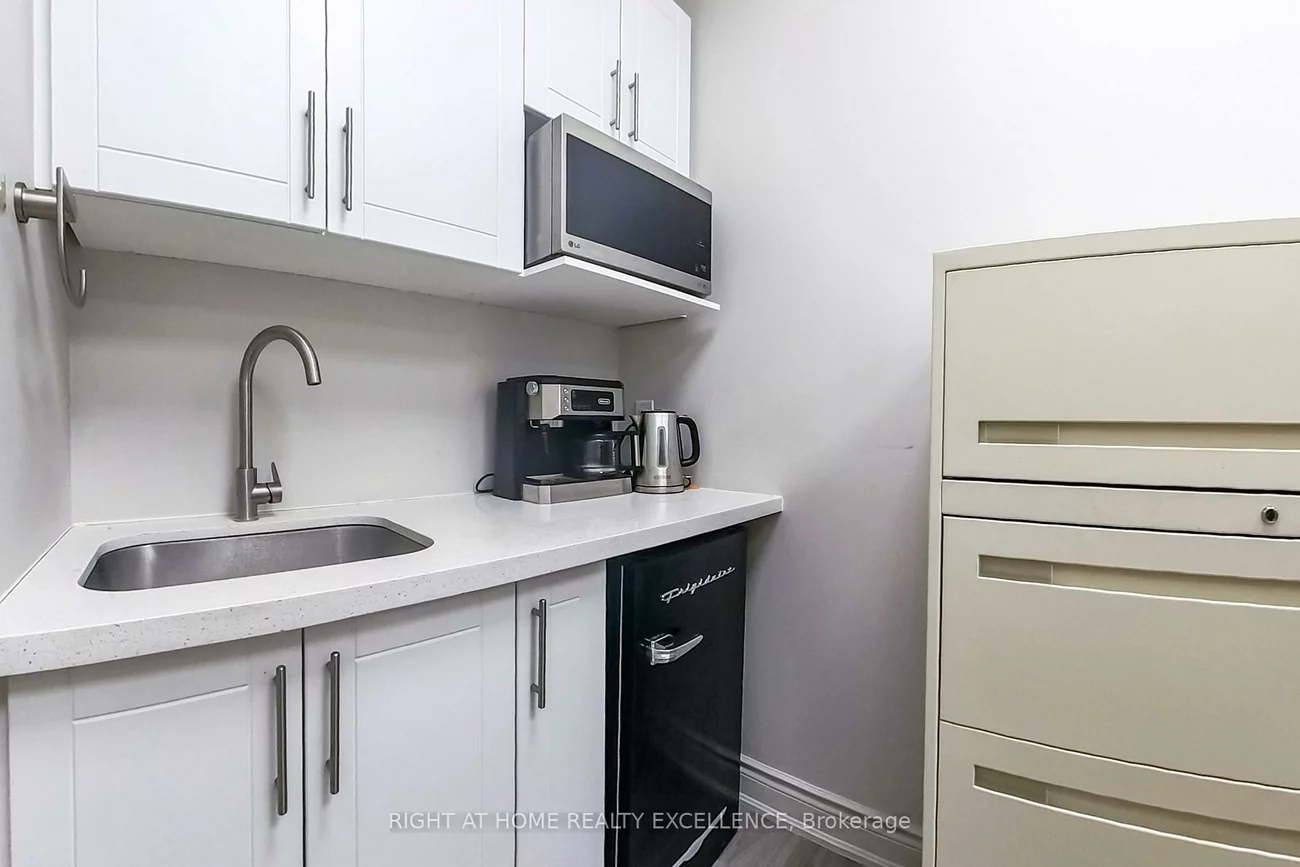 1065, Canadian, Northeast, Mississauga