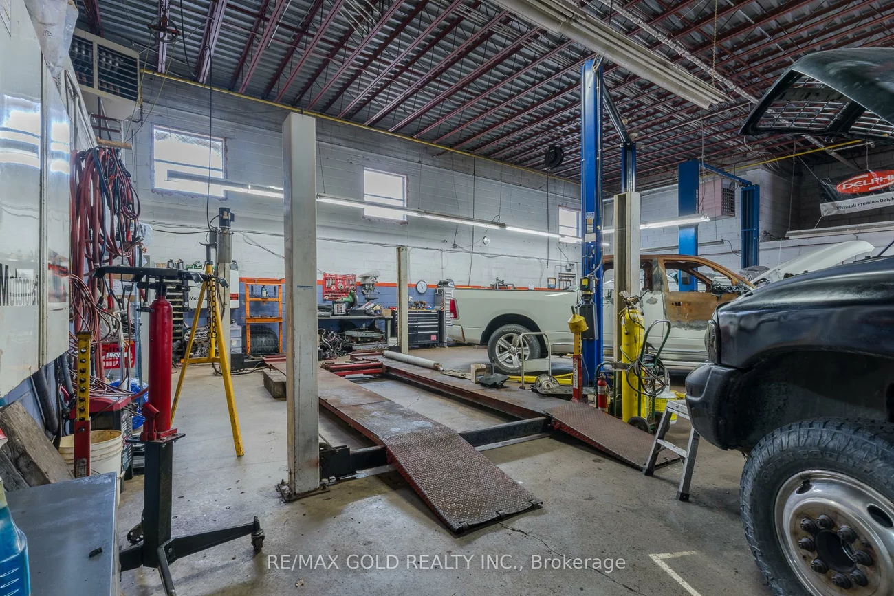 1744, Meyerside, Northeast, Mississauga