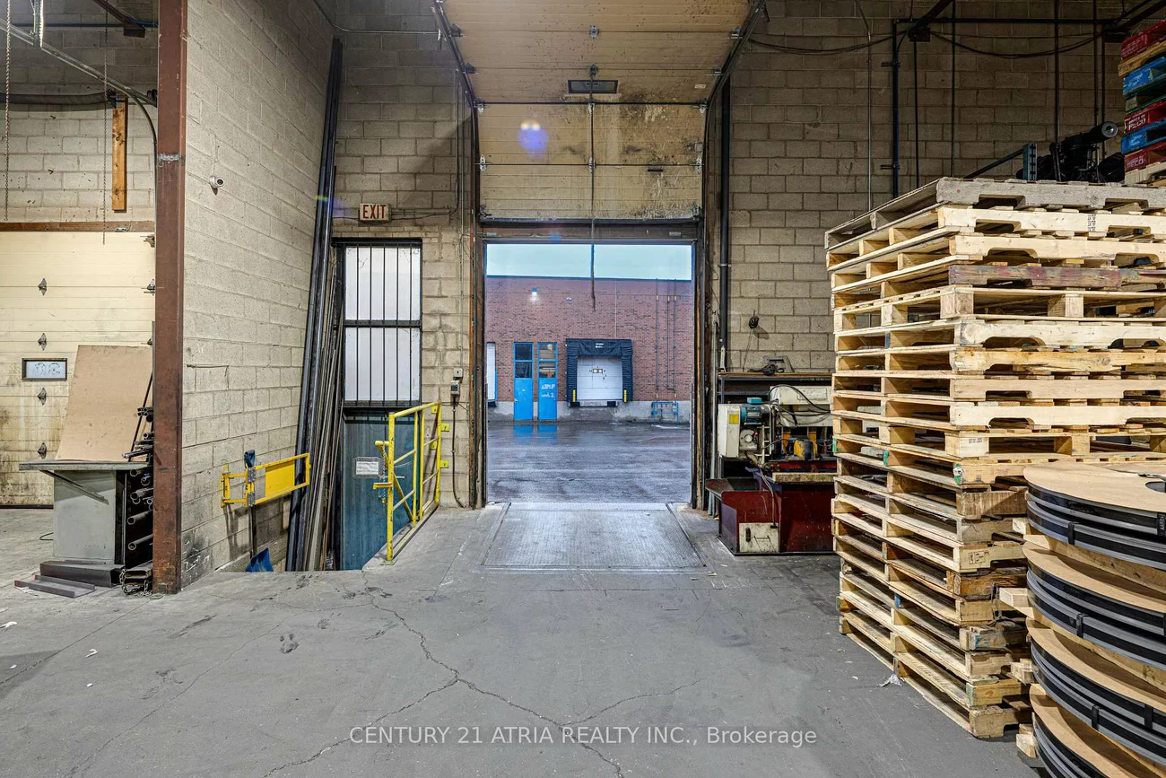5775, Atlantic, Dixie, Mississauga
