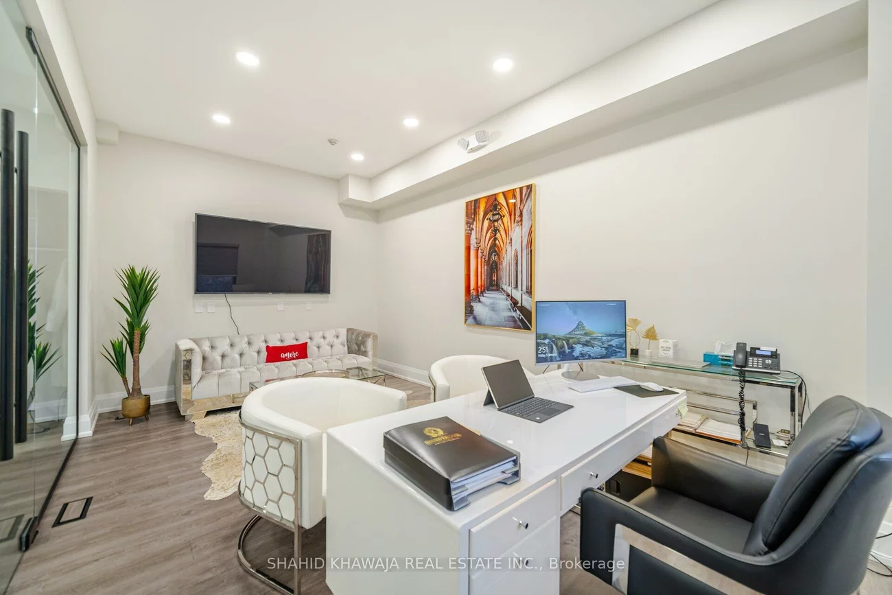 1563, Dundas, Erindale, Mississauga