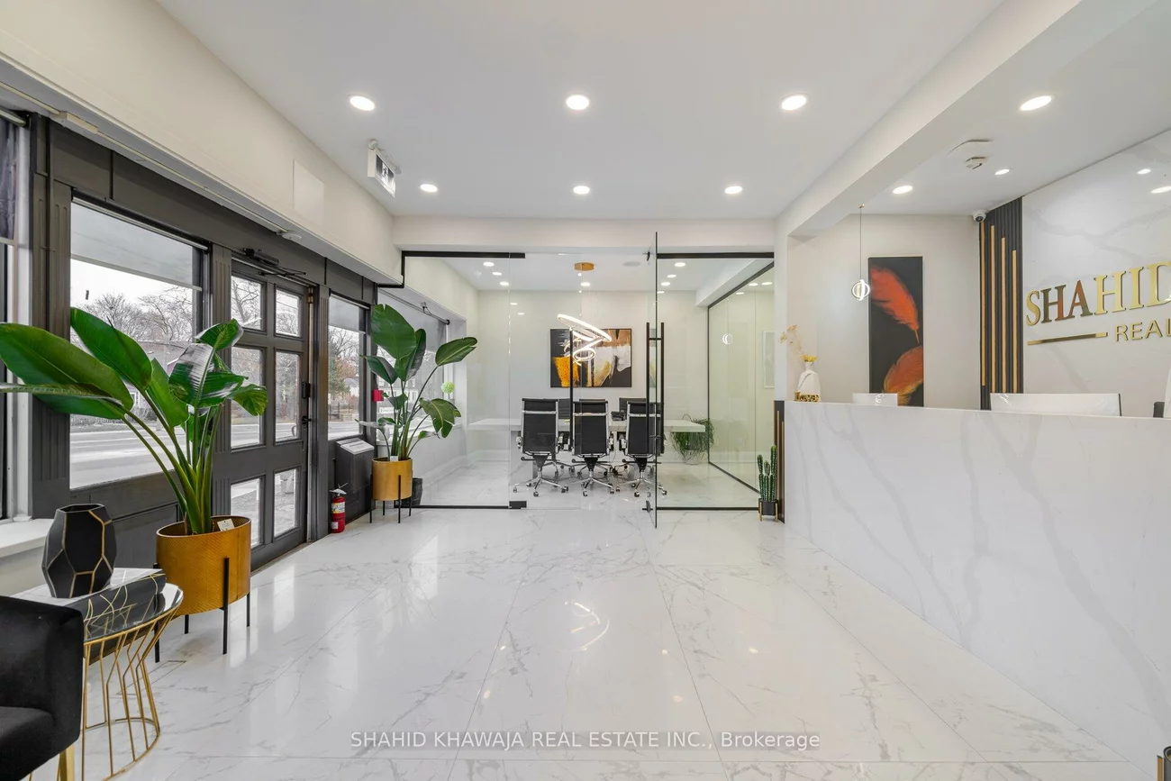 1563, Dundas, Erindale, Mississauga