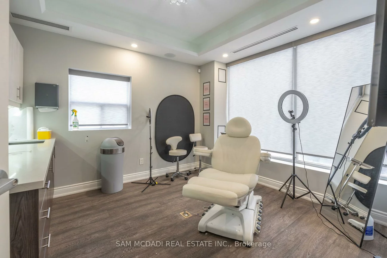 1651, Lakeshore, Clarkson, Mississauga