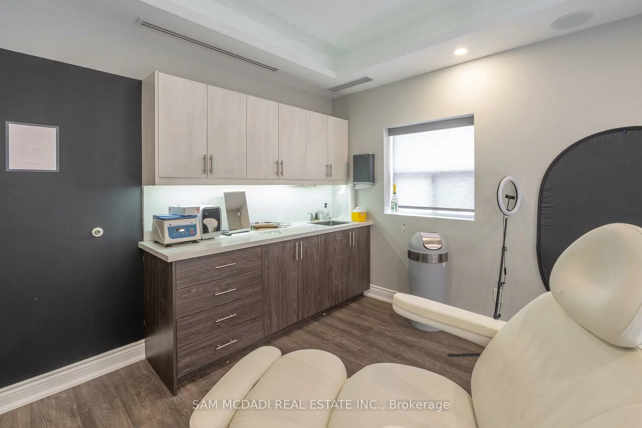 1651, Lakeshore, Clarkson, Mississauga