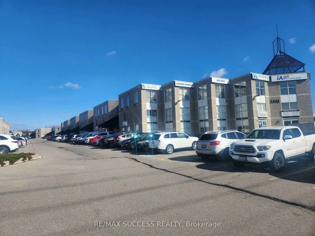 2351, Royal Windsor, Clarkson, Mississauga
