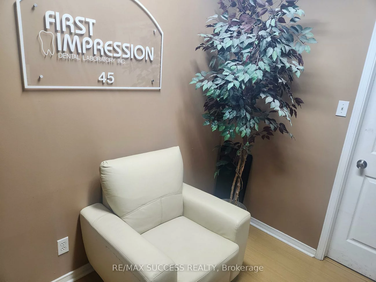 2351, Royal Windsor, Clarkson, Mississauga