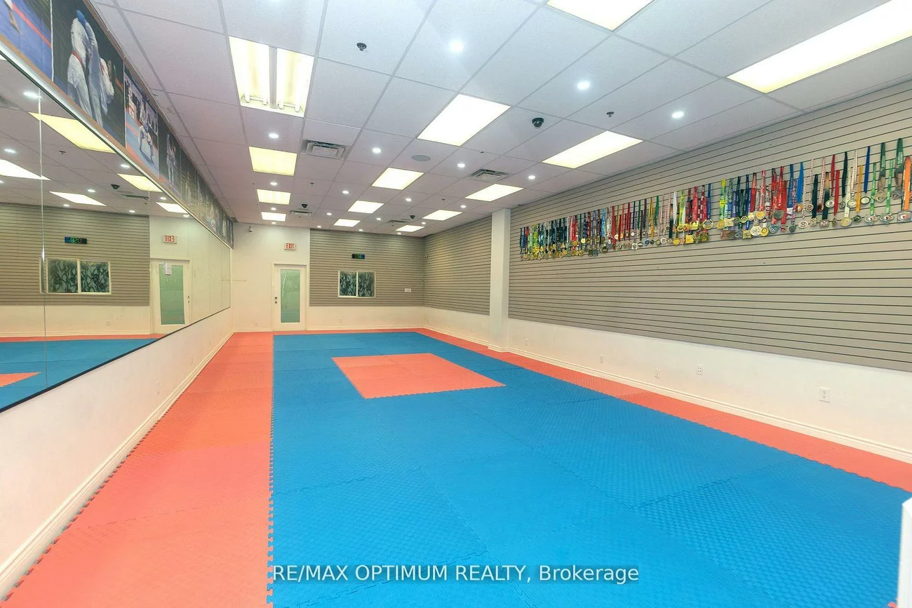 3045, Southcreek, Dixie, Mississauga