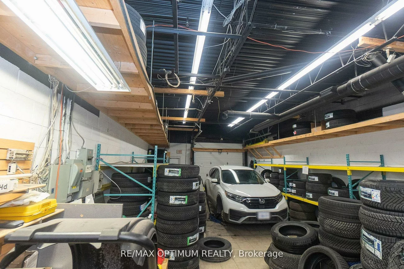 3045, Southcreek, Dixie, Mississauga