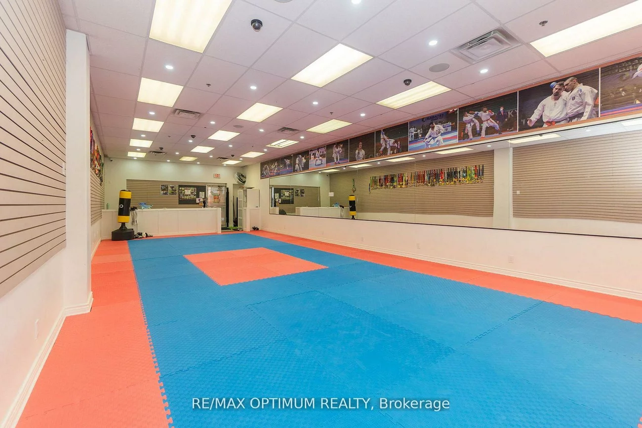 3045, Southcreek, Dixie, Mississauga