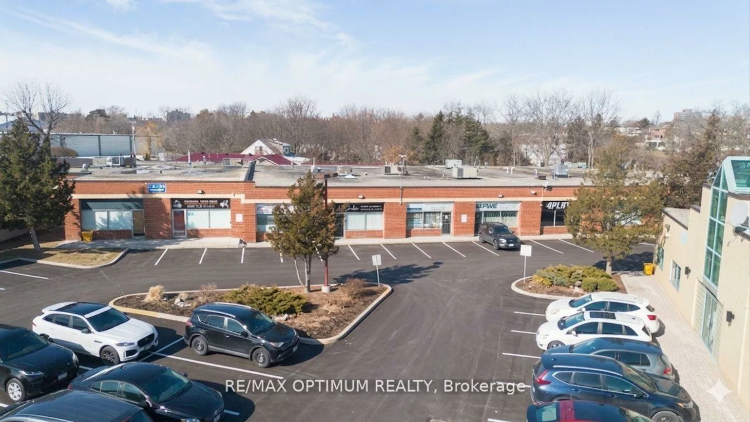 3045, Southcreek, Dixie, Mississauga