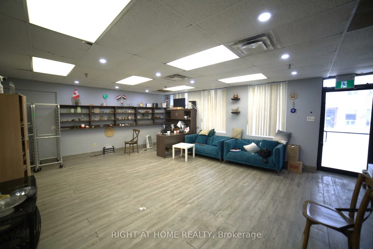 2465, Cawthra, Dixie, Mississauga