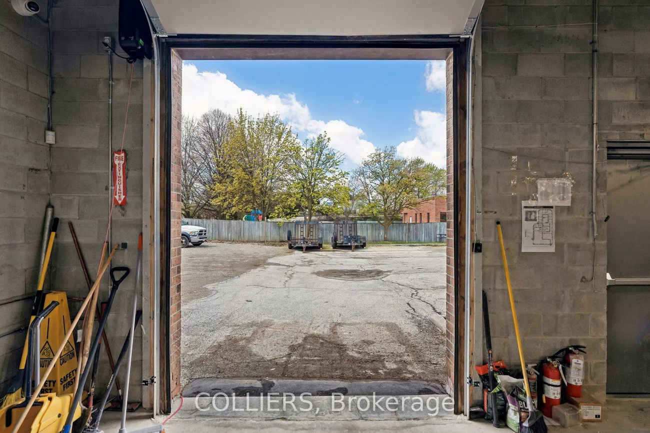 295, Matheson, Hurontario, Mississauga