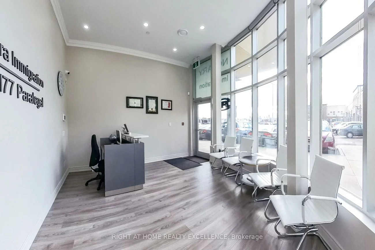 1065, Canadian, Northeast, Mississauga