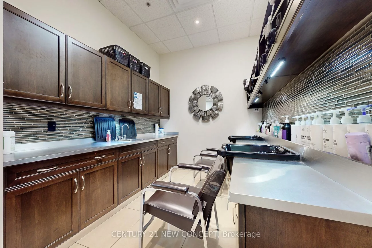 9 - 2800, Skymark, Airport Corporate, Mississauga