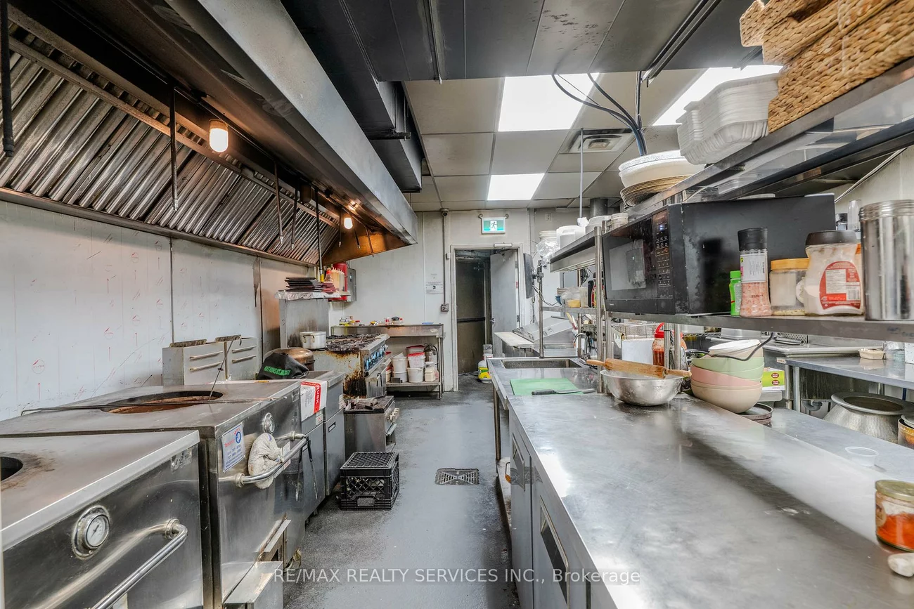 2055, Dundas, Dixie, Mississauga