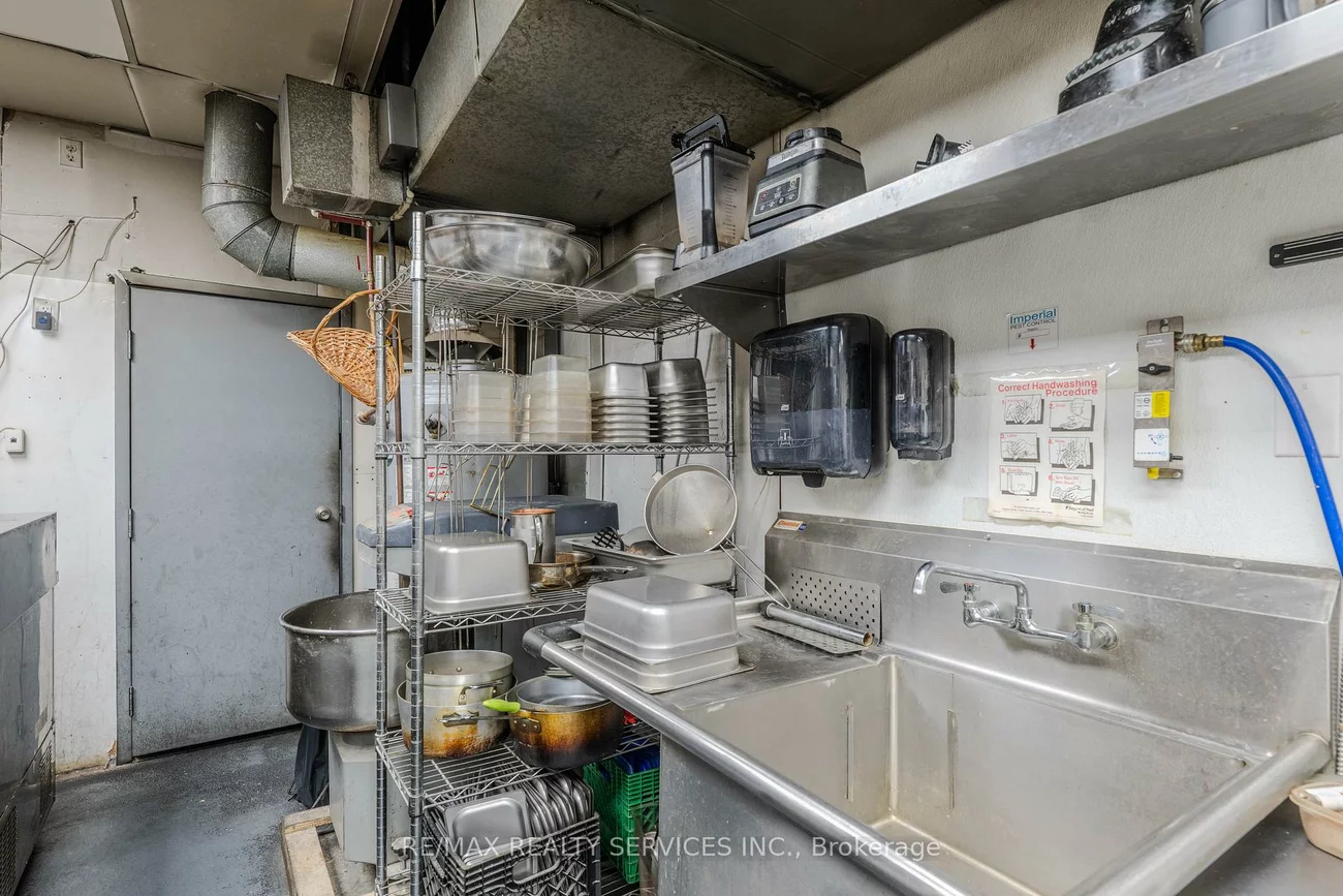 2055, Dundas, Dixie, Mississauga