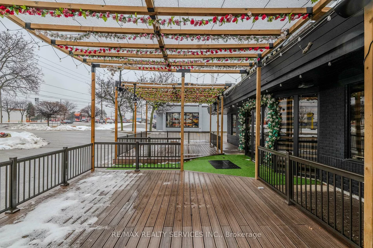 2055, Dundas, Dixie, Mississauga