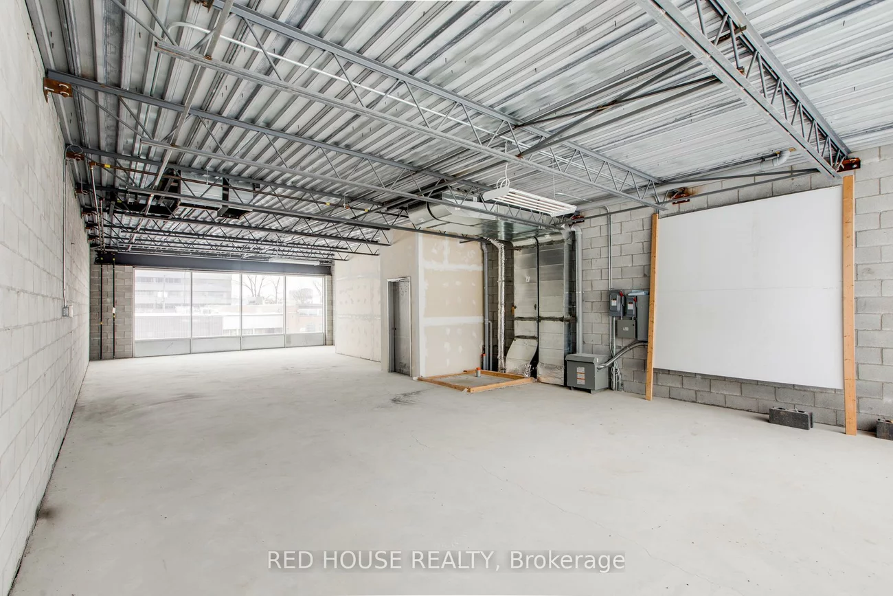 2305, Stanfield, Dixie, Mississauga