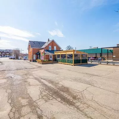 151, Queen, Streetsville, Mississauga