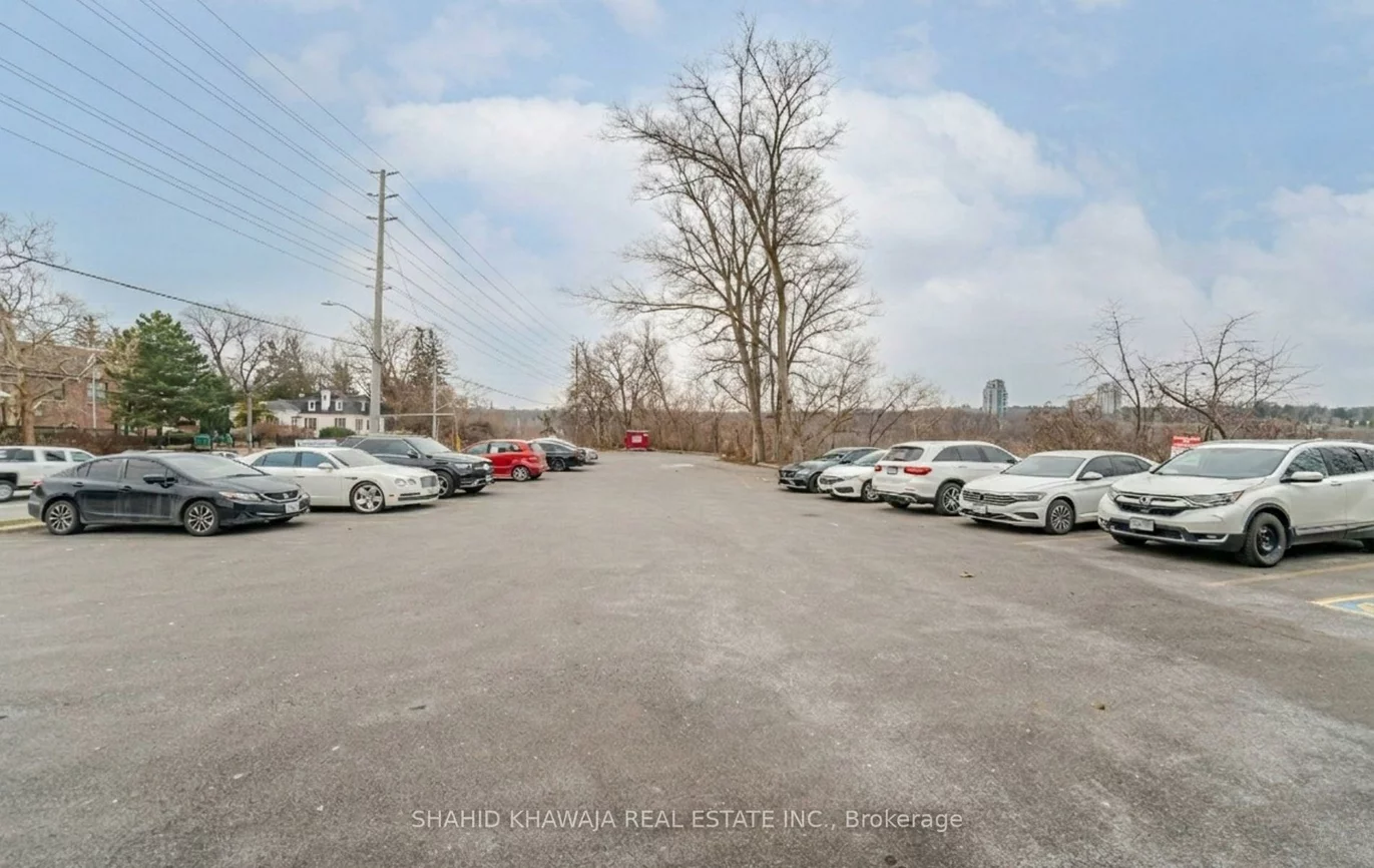 1563, Dundas, Erindale, Mississauga